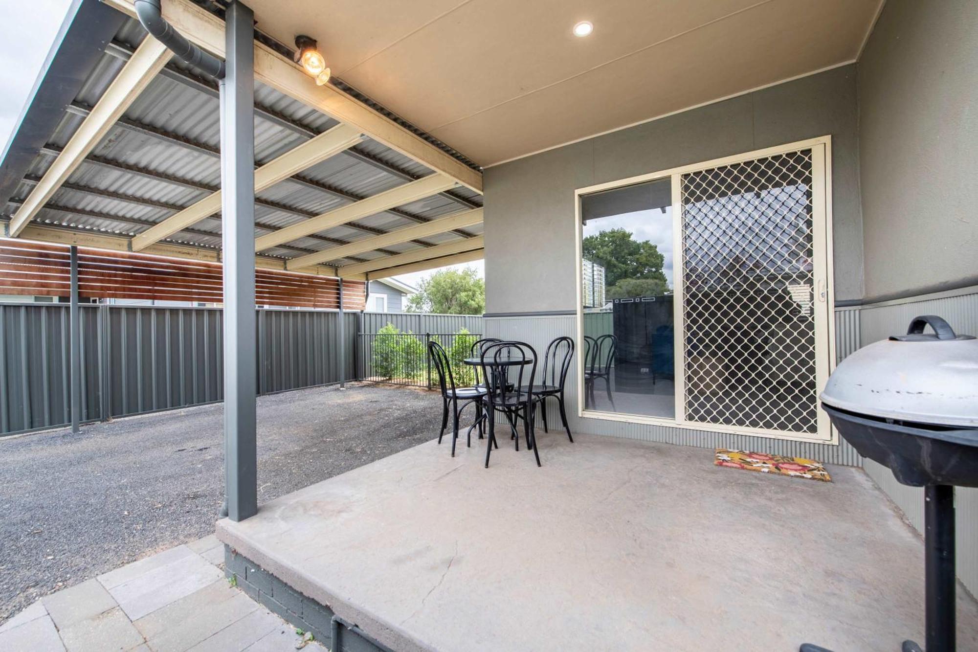South Dubbo Hideaway - Pet Friendly Villa Luaran gambar